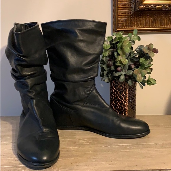 Stuart Weitzman Shoes - Stuart Weitzman Slouched Dk Navy Leather Boots